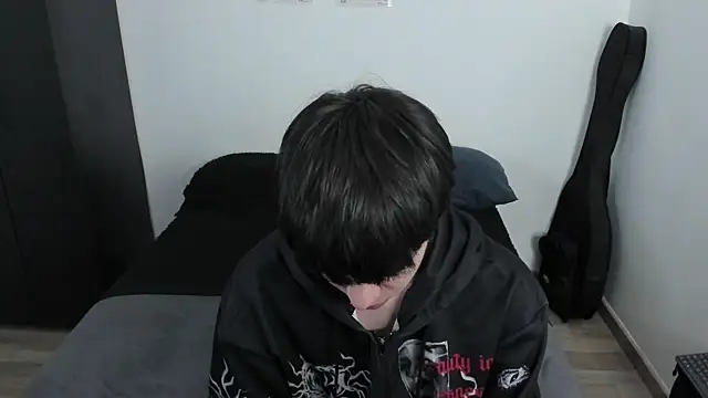 Snapshot of Aventure_Twinks chatting on July 4, 11:55 pm Aventure Twinks online show from July 4, 11:55 pm