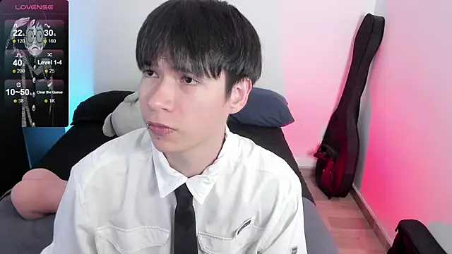 Snapshot of Aventure_Twinks chatting on July 11, 4:04 am Aventure Twinks online show from July 11, 4:04 am