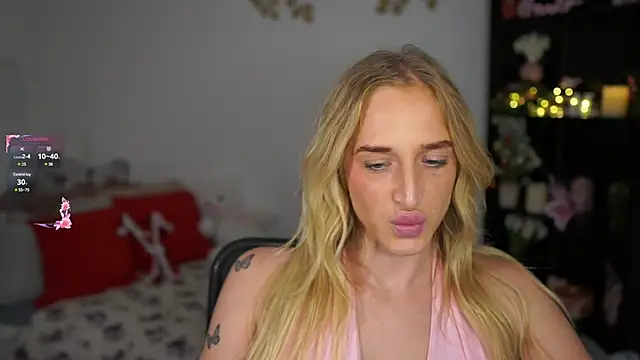 Nicolette  Shea  online show from December 22, 4:59 pm