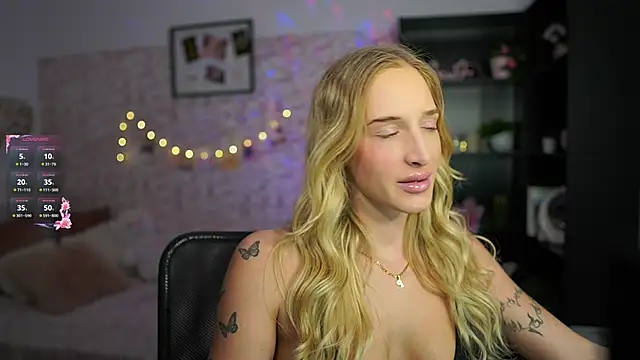 Nicolette  Shea  online show from February 19, 2:01 pm