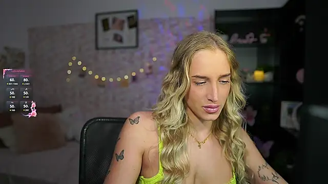 Nicolette  Shea  online show from March 11, 9:13 am