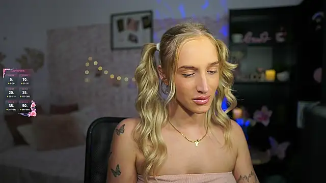 Nicolette  Shea  online show from March 14, 9:14 am