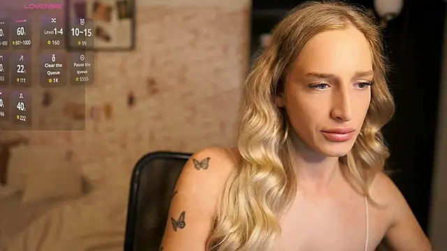 Nicolette  Shea  online show from October 25, 7:38 am