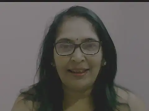 Snapshot of sexy69hotmum chatting on December 16, 7:10 pm sexy69hotmum online show from December 16, 7:10 pm