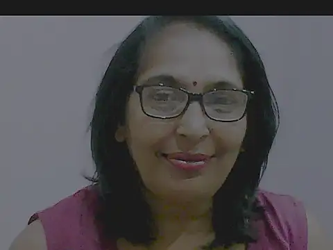 Snapshot of sexy69hotmum chatting on January 6, 2:47 pm sexy69hotmum online show from January 6, 2:47 pm