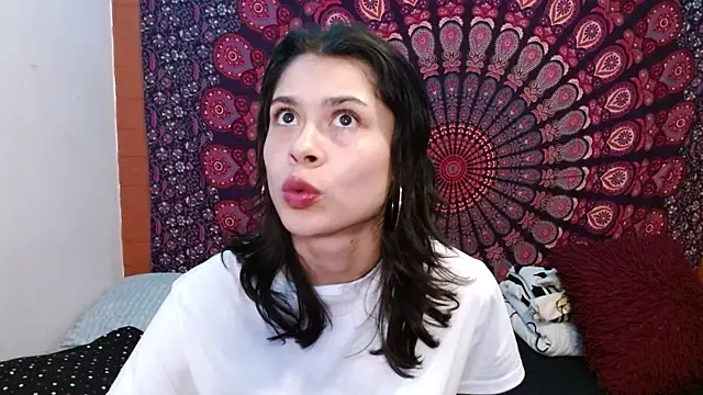 Snapshot of AbbySccott chatting on November 7, 12:43 am AbbySccott online show from November 7, 12:43 am