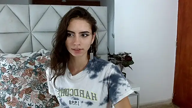nina pons online show from December 7, 6:15 pm