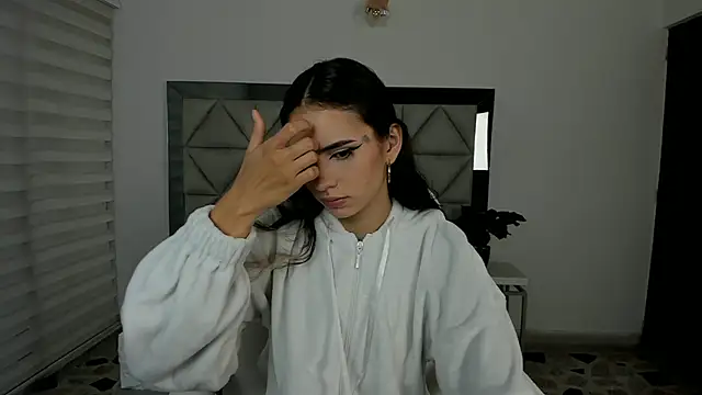 nina pons online show from February 28, 7:46 pm