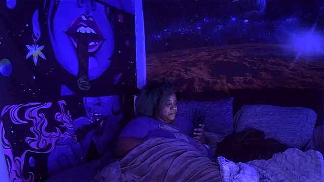 AutumnHart online show from February 11, 9:35 pm