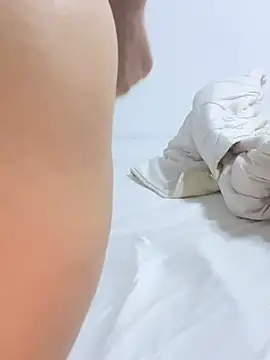 Snapshot of Isabellafantazy chatting on February 19, 5:38 pm Isabellafantazy online show from February 19, 5:38 pm