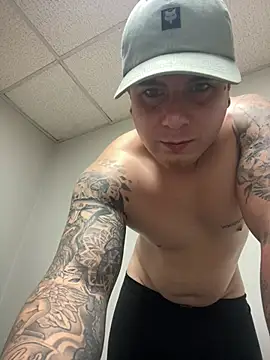 alienslian online show from March 5, 6:48 pm