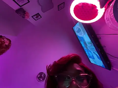 VixenCapri online show from January 8, 2:08 pm