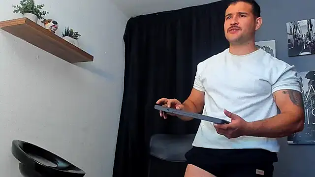 AndrewDiaz online show from July 22, 8:17 am