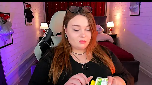 KimberlyMaran online show from March 12, 9:12 am