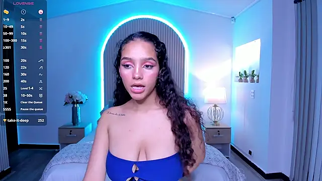 anahi curlie1 online show from December 17, 7:40 am