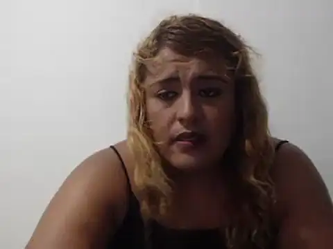 Snapshot of KIARAMARSHALLWELLZ chatting on December 17, 10:43 pm KIARAMARSHALLWELLZ online show from December 17, 10:43 pm