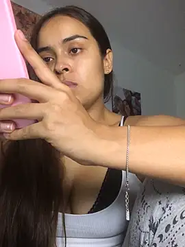 JuanaSimons online show from June 21, 1:30 am
