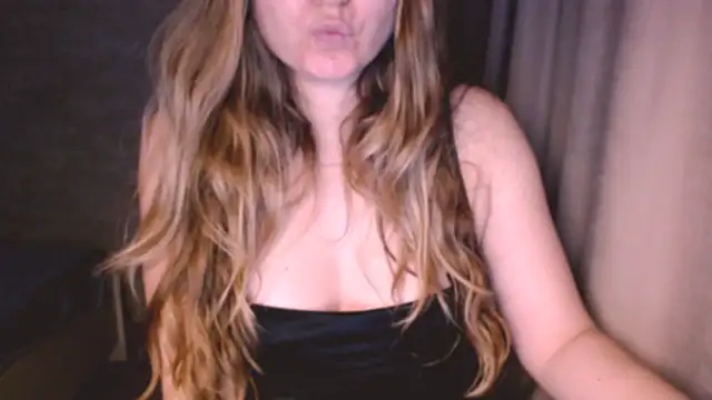 Snapshot of fiona_cute_2 chatting on October 19, 7:36 pm fiona cute 2 online show from October 19, 7:36 pm