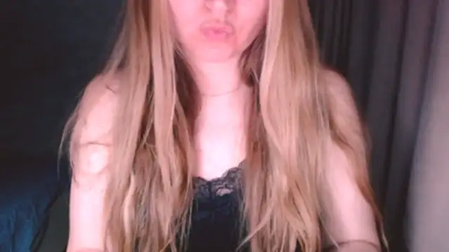 Snapshot of fiona_cute_2 chatting on May 11, 8:06 pm fiona cute 2 online show from May 11, 8:06 pm