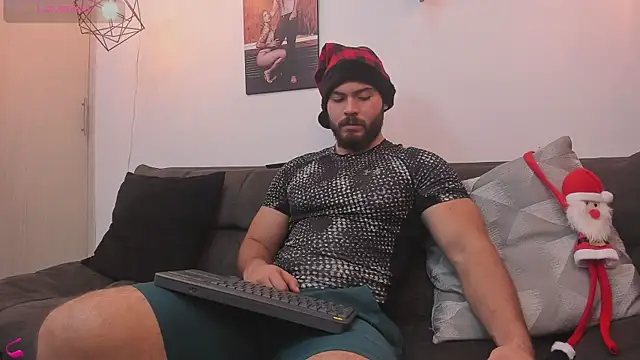 SebastianVilla  online show from December 13, 10:59 pm