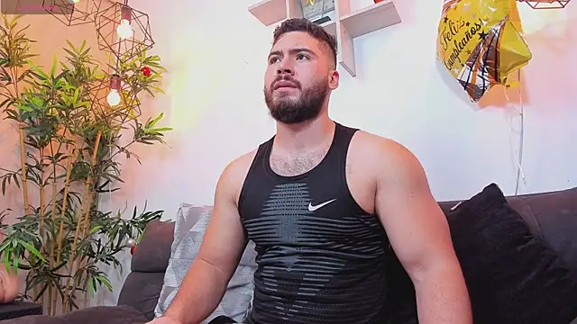 SebastianVilla  online show from April 14, 10:05 pm