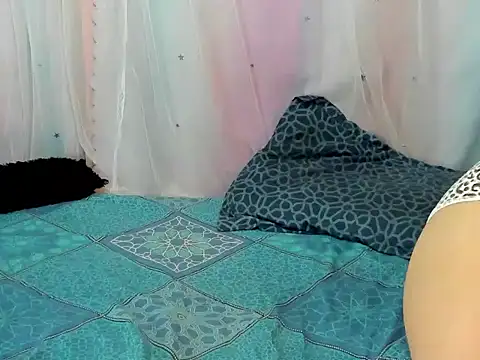 aliissa more online show from February 4, 6:58 pm