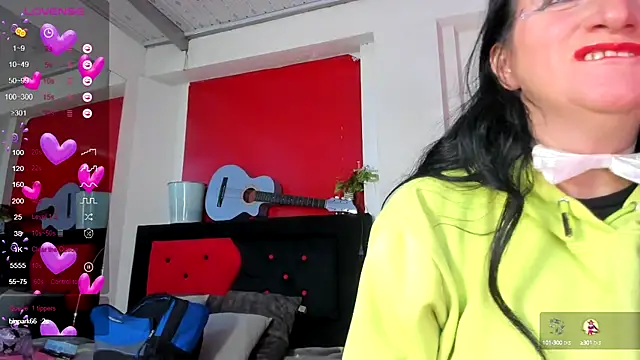 Snapshot of Andrefoxx_ chatting on October 13, 3:17 am Andrefoxx online show from October 13, 3:17 am