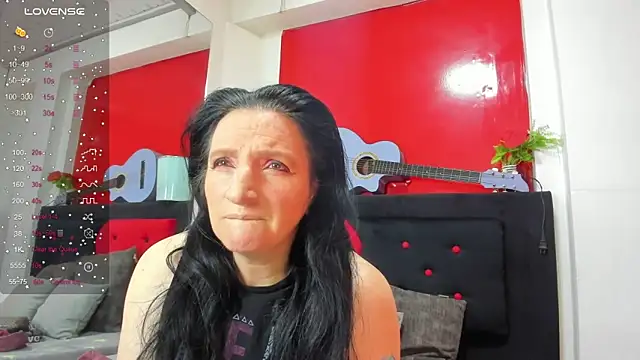 Snapshot of Andrefoxx_ chatting on October 21, 3:18 am Andrefoxx online show from October 21, 3:18 am