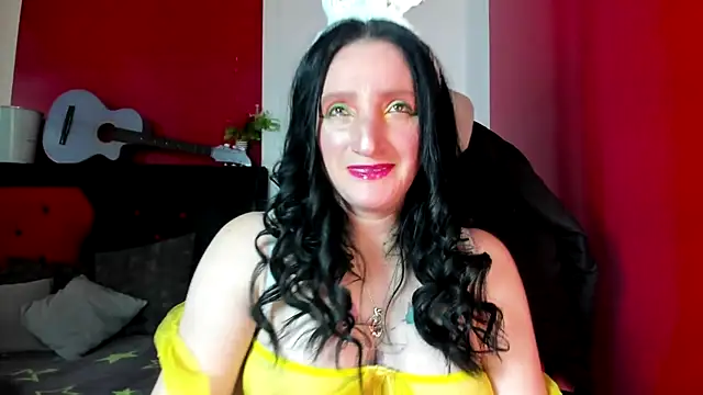 Snapshot of Andrefoxx_ chatting on October 25, 3:58 am Andrefoxx online show from October 25, 3:58 am