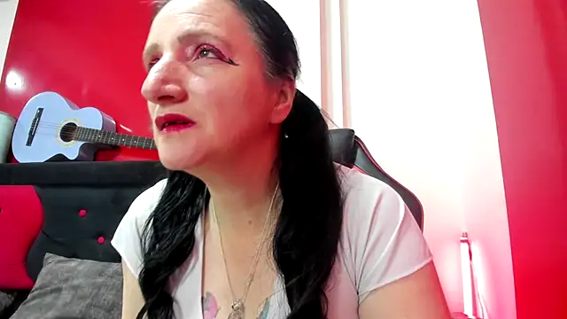 Snapshot of Andrefoxx_ chatting on November 20, 4:12 am Andrefoxx online show from November 20, 4:12 am