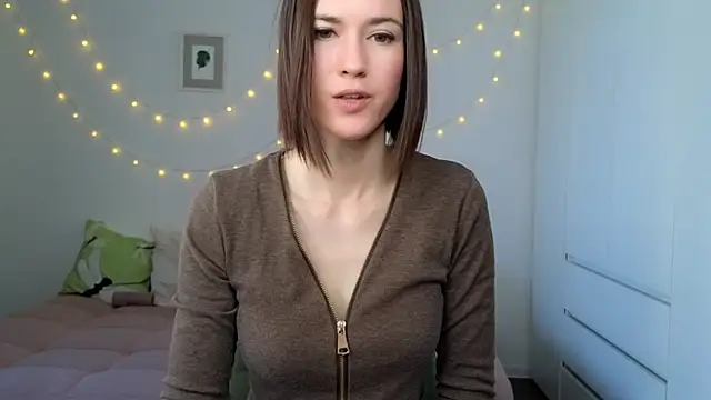 Snapshot of AliciaNewell chatting on July 11, 4:26 am AliciaNewell online show from July 11, 4:26 am