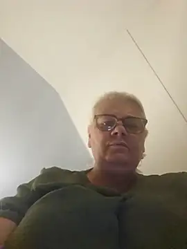Snapshot of hotladymoon chatting on July 28, 7:26 pm hotladymoon online show from July 28, 7:26 pm