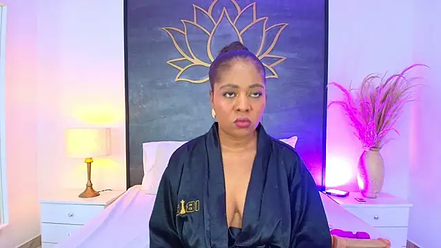 AlisonTravis online show from April 12, 4:23 pm