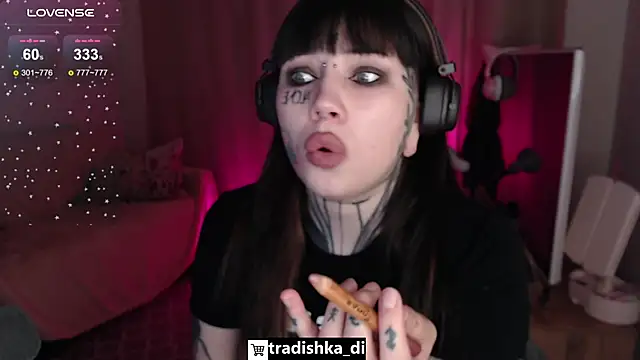 Snapshot of tradishka chatting on November 14, 7:34 pm tradishka online show from November 14, 7:34 pm