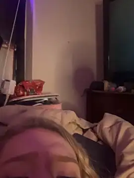 Snapshot of princesspassionn chatting on March 4, 1:44 am princesspassionn online show from March 4, 1:44 am