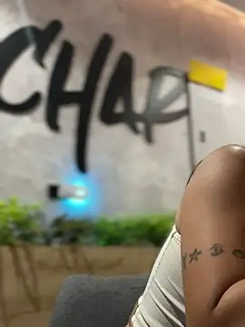 Snapshot of Emilia_Bakerr chatting on December 20, 6:13 pm Emilia Bakerr online show from December 20, 6:13 pm