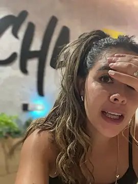 Snapshot of Emilia_Bakerr chatting on December 29, 6:27 pm Emilia Bakerr online show from December 29, 6:27 pm