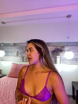 Snapshot of Emilia_Bakerr chatting on January 27, 9:22 pm Emilia Bakerr online show from January 27, 9:22 pm