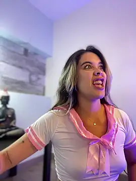 Snapshot of Emilia_Bakerr chatting on February 17, 9:08 pm Emilia Bakerr online show from February 17, 9:08 pm