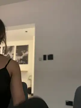 Snapshot of Emilia_Bakerr chatting on February 18, 6:15 pm Emilia Bakerr online show from February 18, 6:15 pm