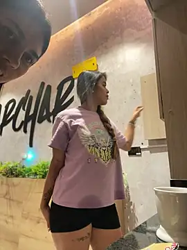 Snapshot of Emilia_Bakerr chatting on February 28, 6:31 pm Emilia Bakerr online show from February 28, 6:31 pm