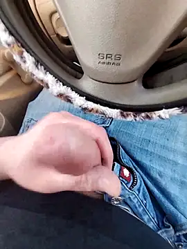 Dut421xh online show from December 21, 9:44 pm