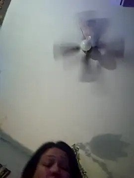 Snapshot of sweetkitty111 chatting on November 17, 4:29 am sweetkitty111 online show from November 17, 4:29 am