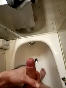 Snapshot of victortt chatting on November 21, 6:06 pm victortt online show from November 21, 6:06 pm