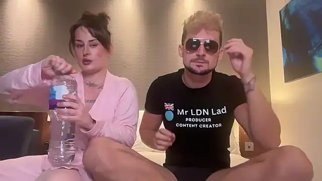 Snapshot of MrLdnLad chatting on June 14, 4:53 pm MrLdnLad online show from June 14, 4:53 pm