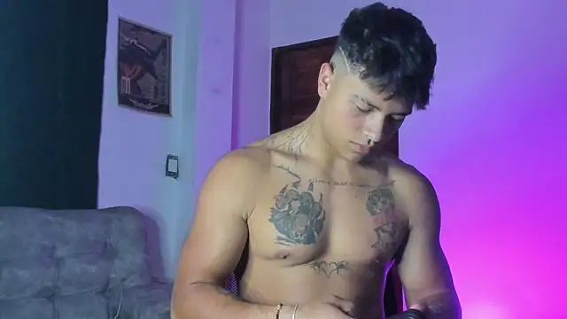 Dominic Biker   online show from April 14, 2:39 am