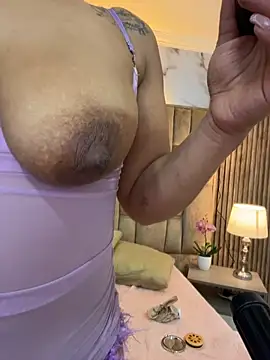 Snapshot of Hannagarces chatting on June 22, 11:18 am Hannagarces online show from June 22, 11:18 am