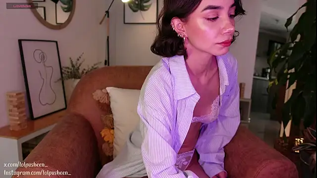 JulietteDee online show from January 22, 9:10 pm