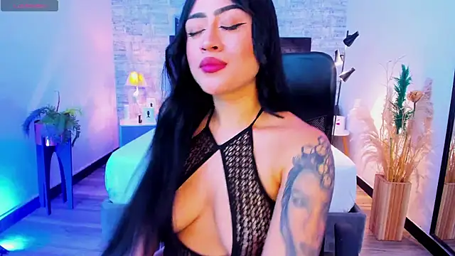 Snapshot of lucianaroy chatting on December 3, 9:01 pm lucianaroy online show from December 3, 9:01 pm