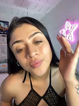 Snapshot of lucianaroy chatting on January 17, 9:06 pm lucianaroy online show from January 17, 9:06 pm